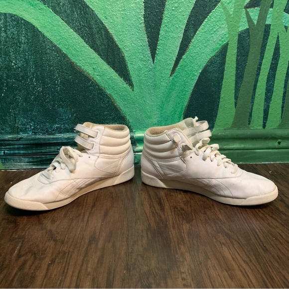 80s 90’s retro vintage Reebok Velcro High Tops White Classics size 10 men’s shoe - Picture 8 of 10